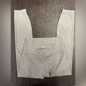 EUC Lululemon Athletica Align 25” Light Gray Leggings, Sz6